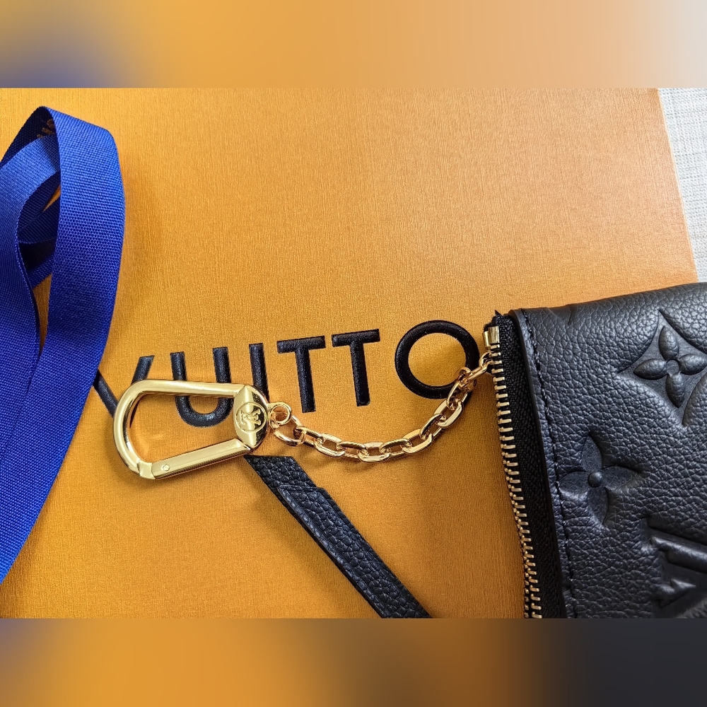 Louis Vuitton Black Key Pouch - Picture 10 of 13